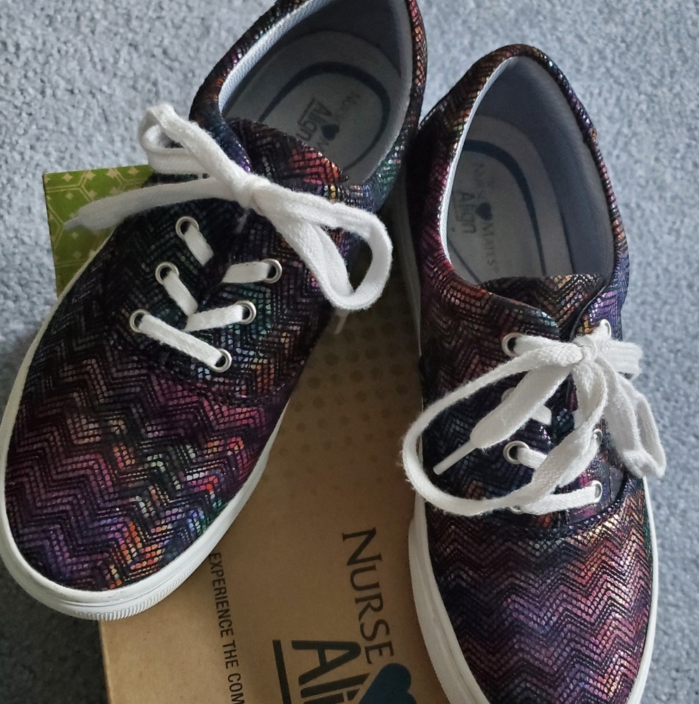 Nurse mate sneakers